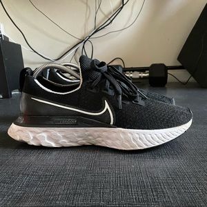 Nike Infinity React FlyKnit